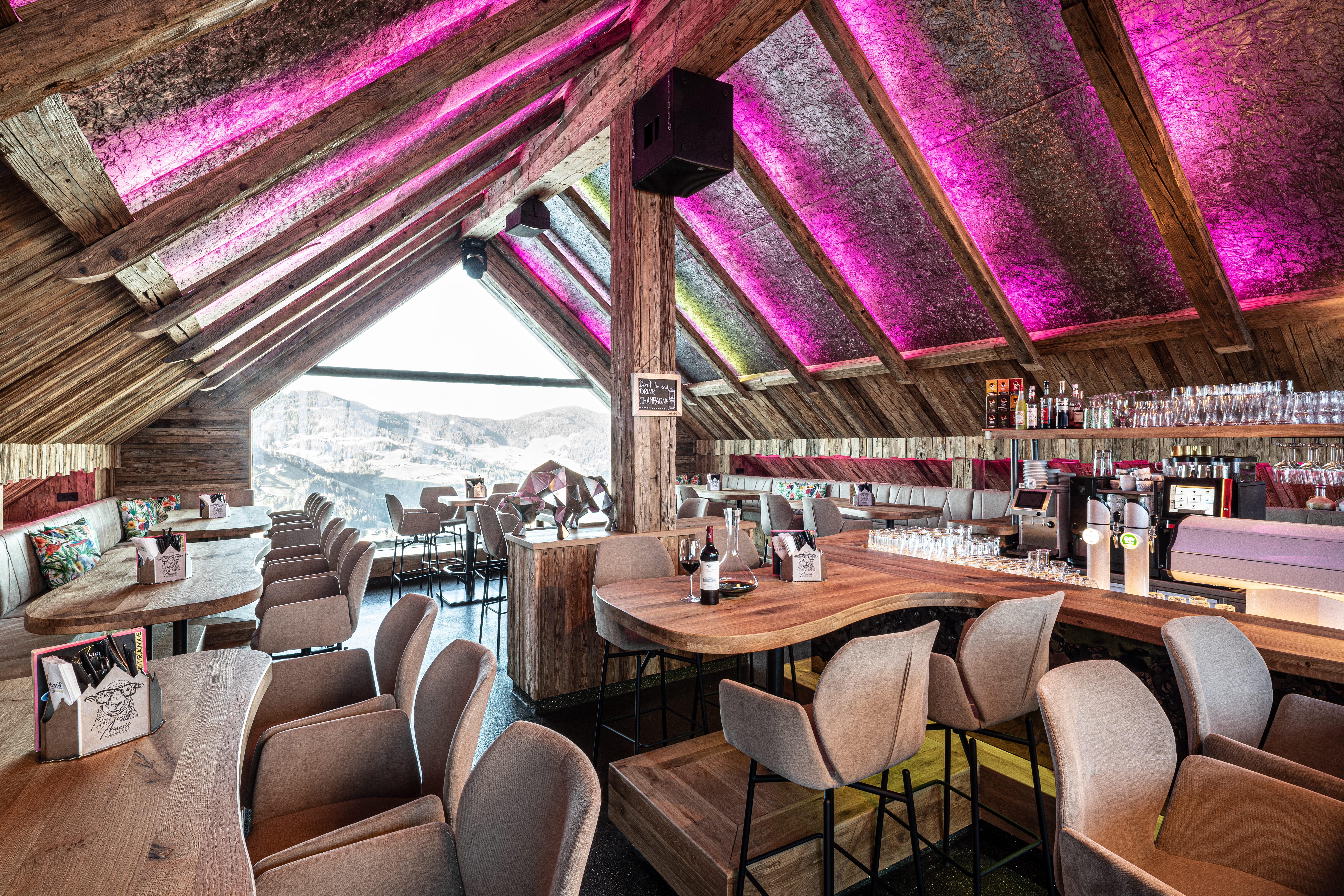 Aster's MOUNTAINCLUB Information about the banquet halls gallery