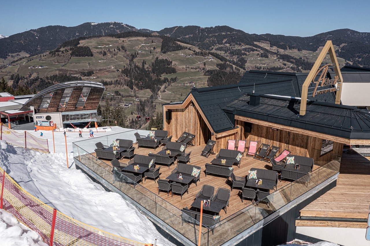 Aster's MOUNTAINCLUB Information about the banquet halls VIP Terrace