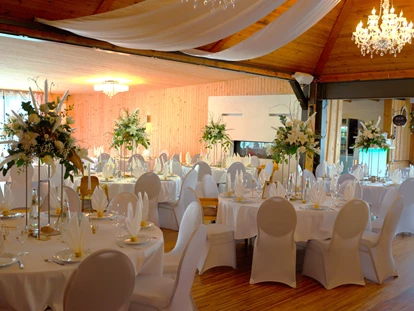 Wedding - Mudau - Blick in den Hauptsaal Linke Seite.  
Bis zu 130 Personen ohne einschränkung z.b der Tanzfläche möglich.   - Der Grüne Baum