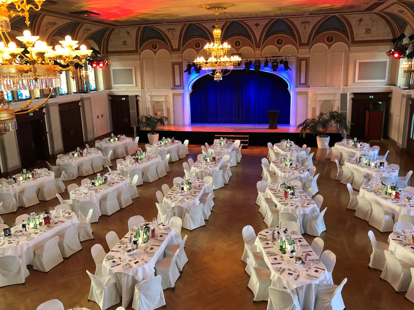 Hochzeit - Wickeltisch - Maria Enzersdorf - Festsaal für Hochzeiten von 150 bis 300 Personen mit Bühne und Tanzfläche  - Congress Center Baden im Casino Baden 