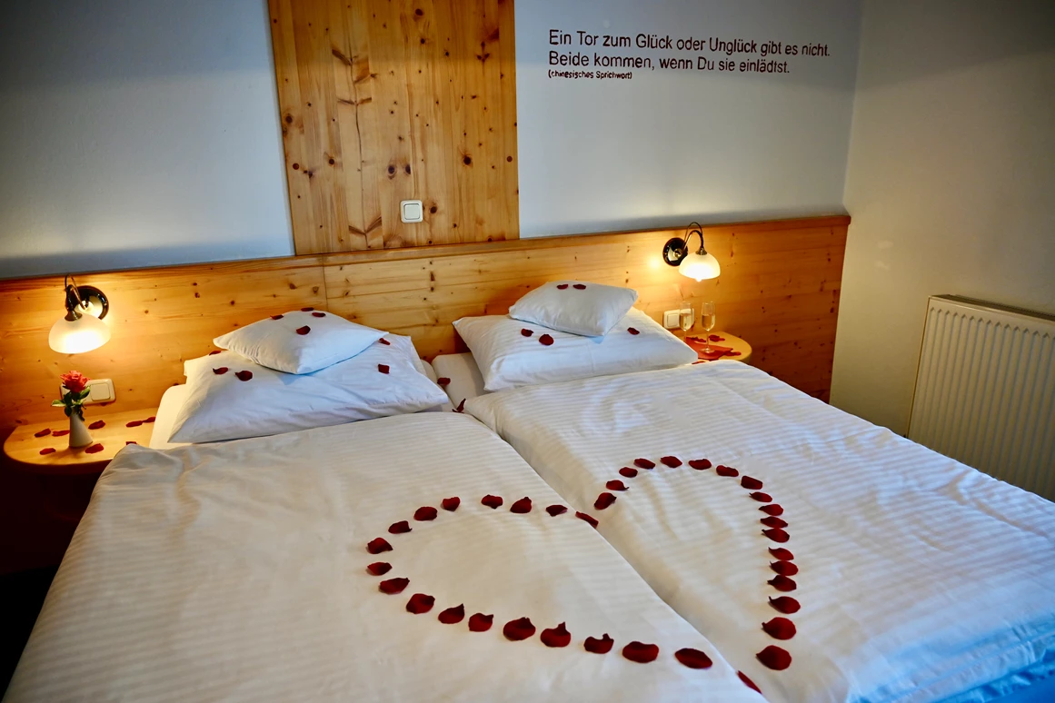 Hochzeitslocation: Hotel des Glücks ****