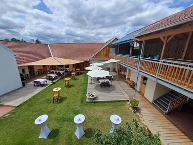 Hochzeitslocation: Der Innenhof bietet den perfekten Rahmen für ein Sommerfest. - Quartier35