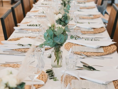 Hochzeit - Höbersdorf - Tafel im Gastraum - Quartier35