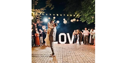 Matrimonio - Bergisch Gladbach - Hochzeitstanz auf der großen Eventterrasse - Herrenhaus Buchholz Event GmbH