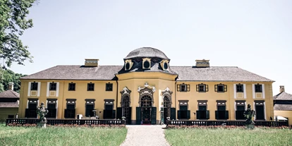 Matrimonio - Salzkammergut - Lustgarten auf der Rückseite des Schlosses eingebettet in einen englischen Landschaftspark - Schloss Neuwartenburg