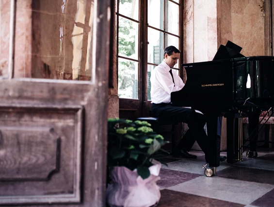 Hochzeitslocation: Flügelklänge begleiten den Tag - Schloss Neuwartenburg