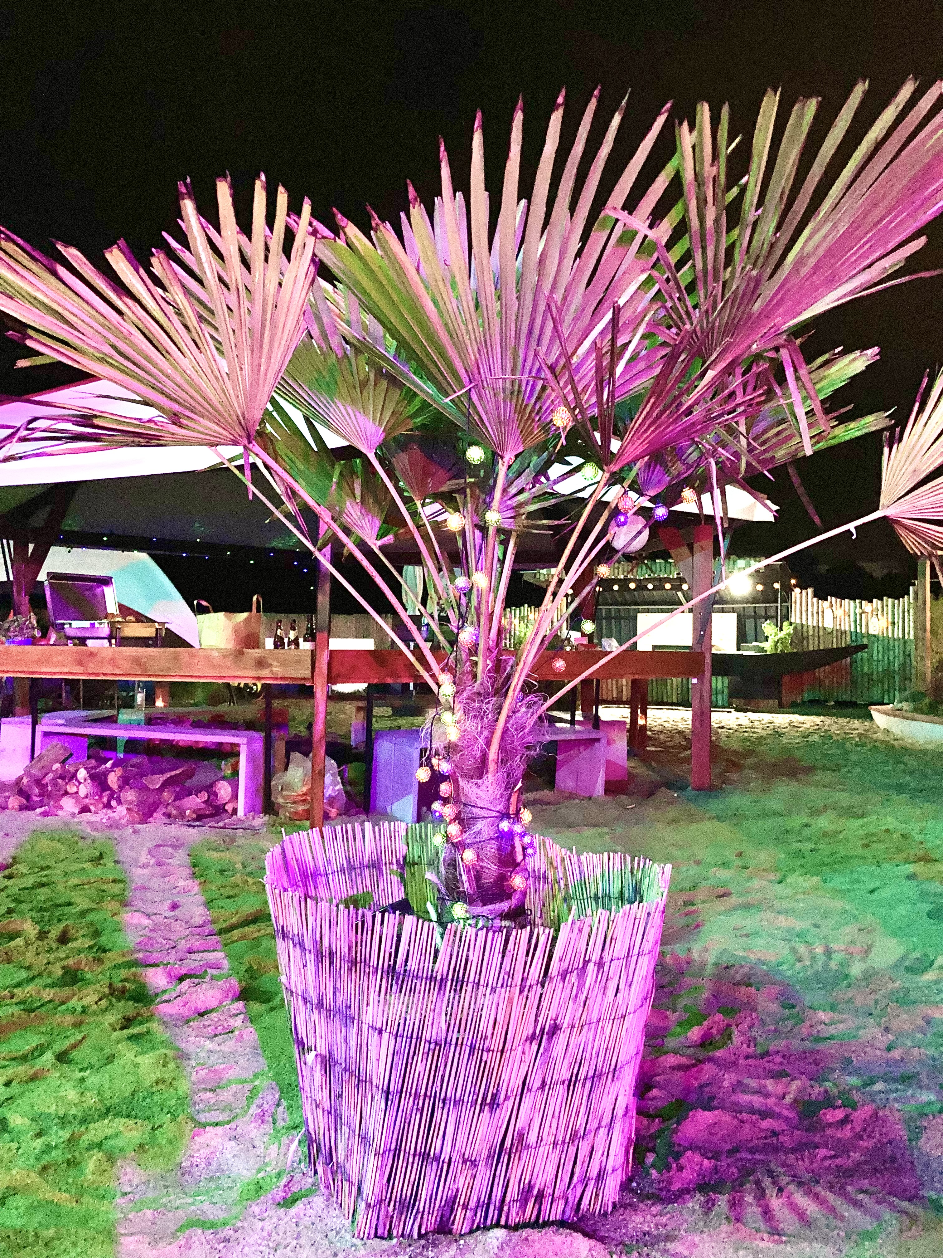 Wedding - Umgebung: in Weingärten - Bavaria - Gemütliche Beachatmosphäre und Beleuchtung in allen Farben. -  Eventlocation Frankenturm