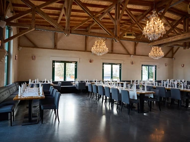 Hochzeitslocation: Eine Variante wie die Tische individuell gestllt werden können. - Restaurant Filterhaus