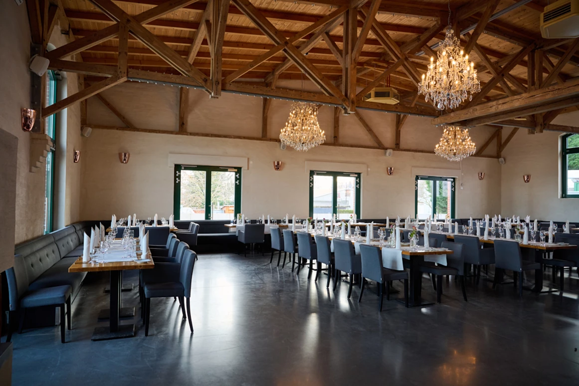 Hochzeitslocation: Eine Variante wie die Tische individuell gestllt werden können. - Restaurant Filterhaus