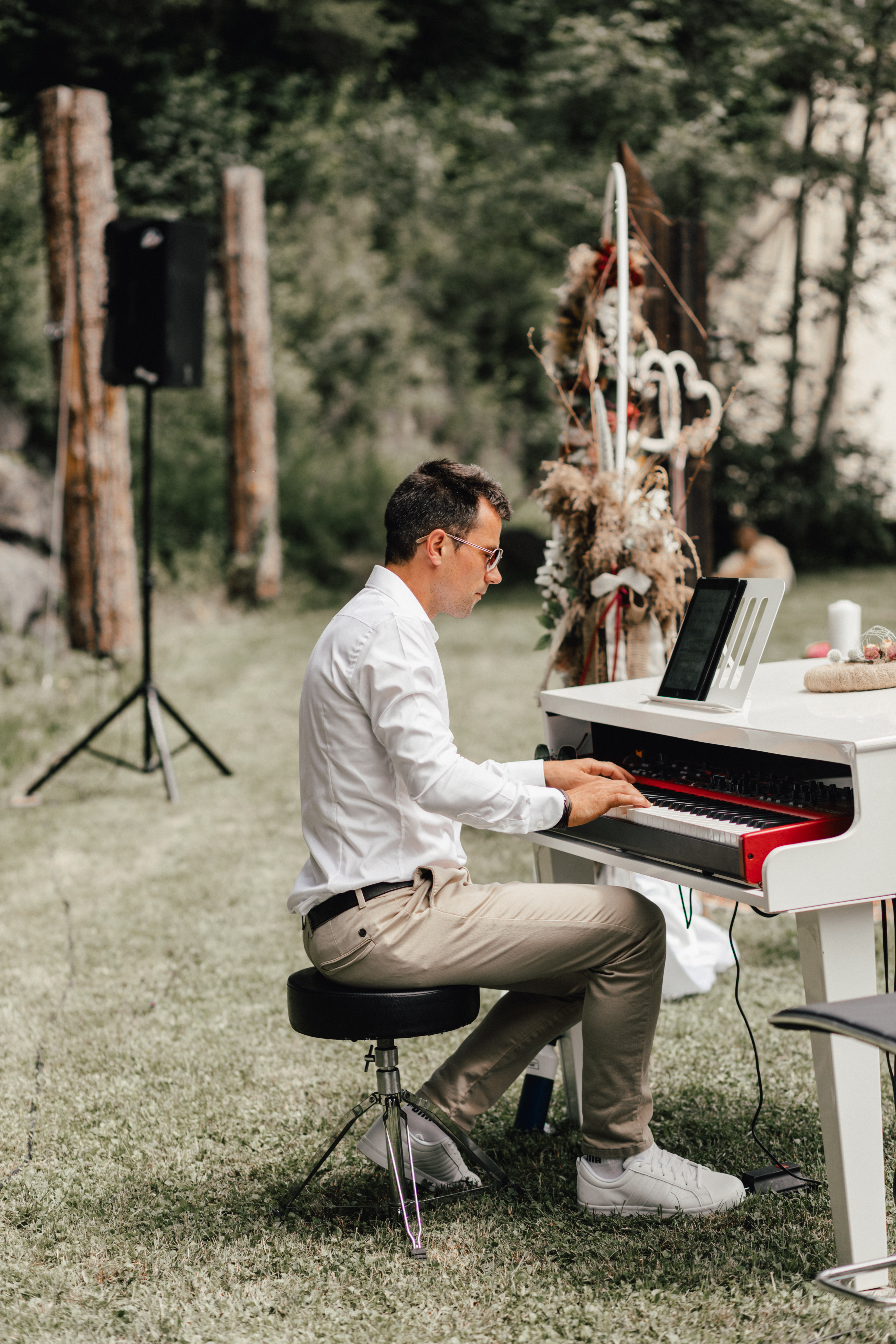 Hochzeit: 'H' an der Ach