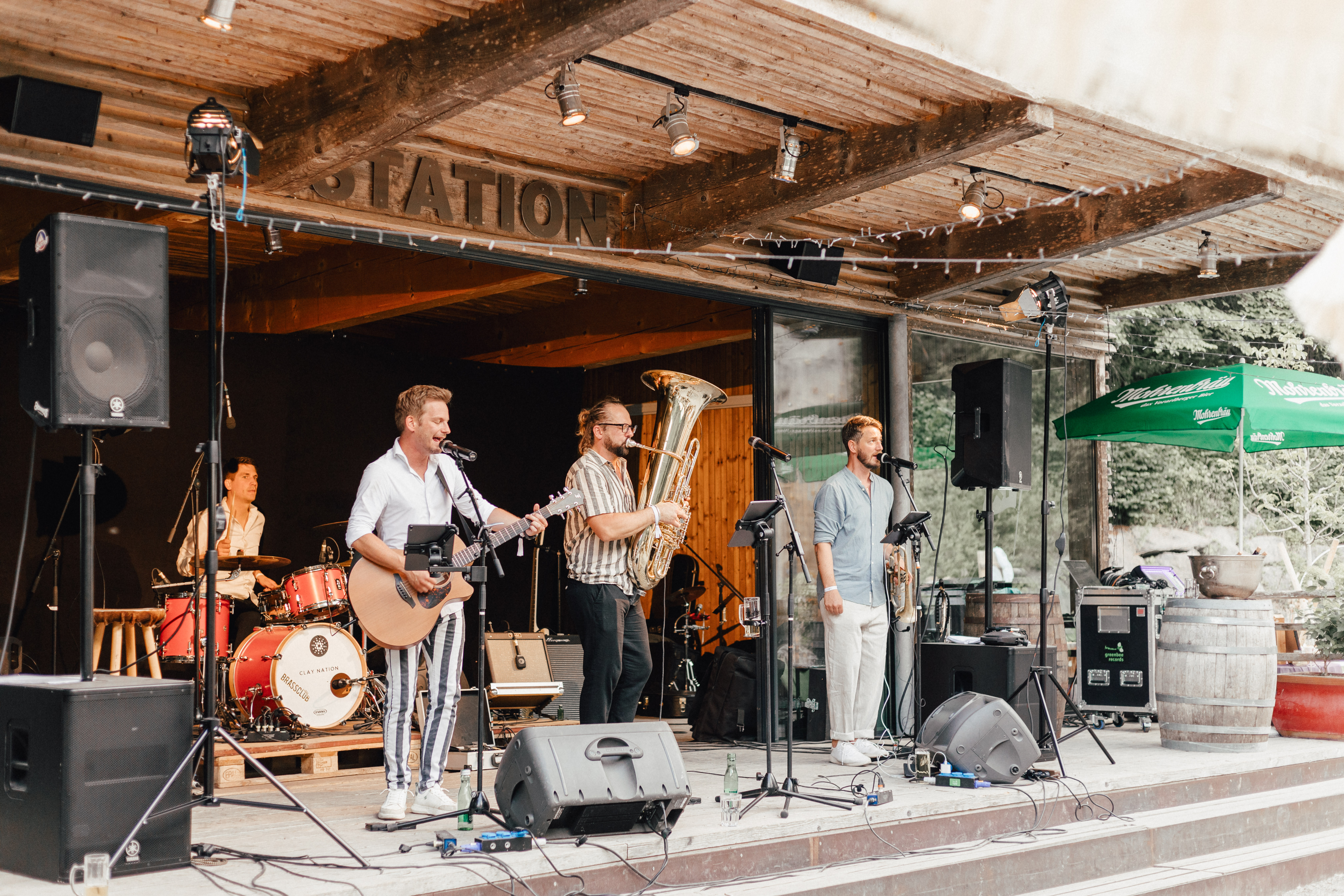 Hochzeit: 'H' an der Ach