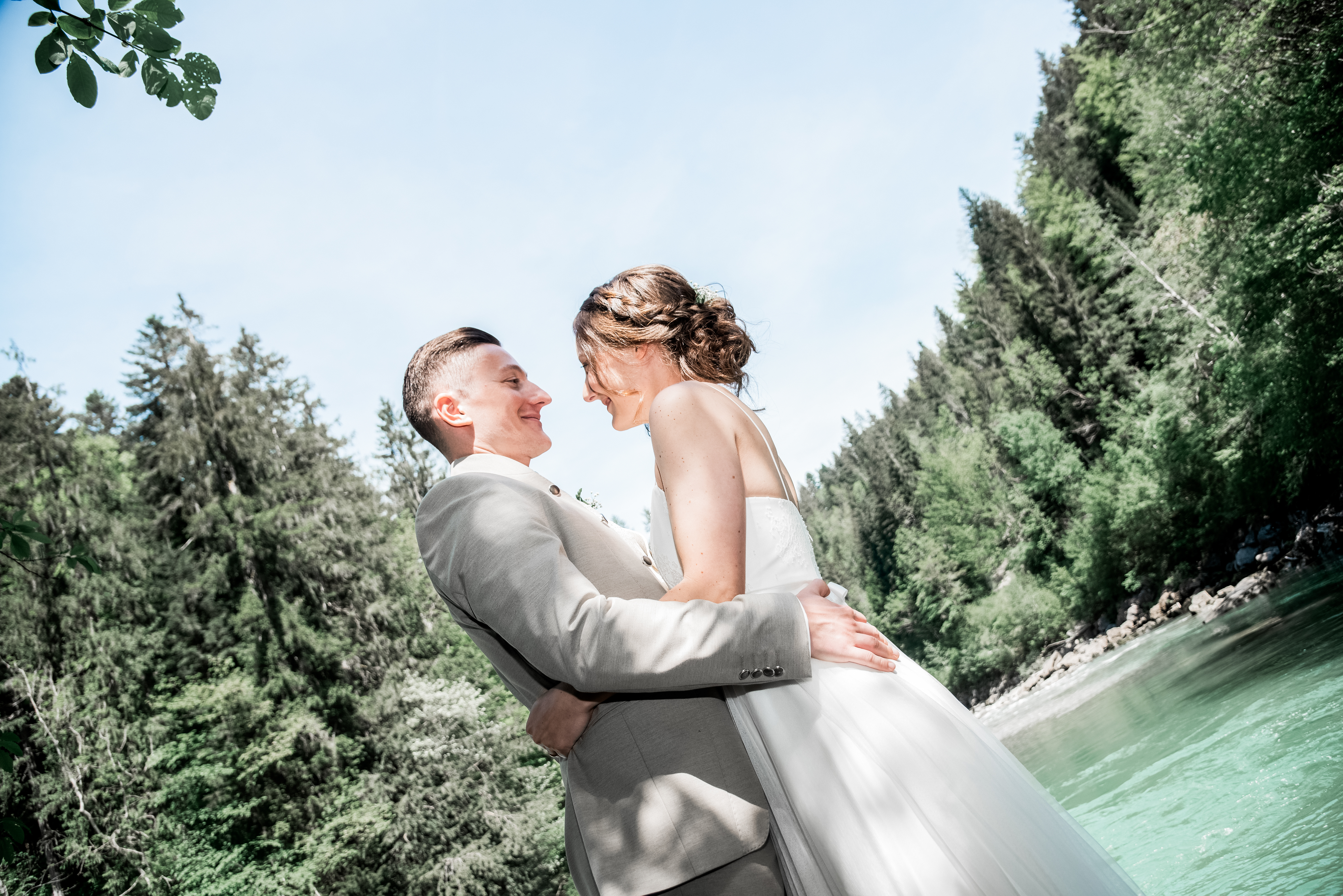 Hochzeit: 'H' an der Ach