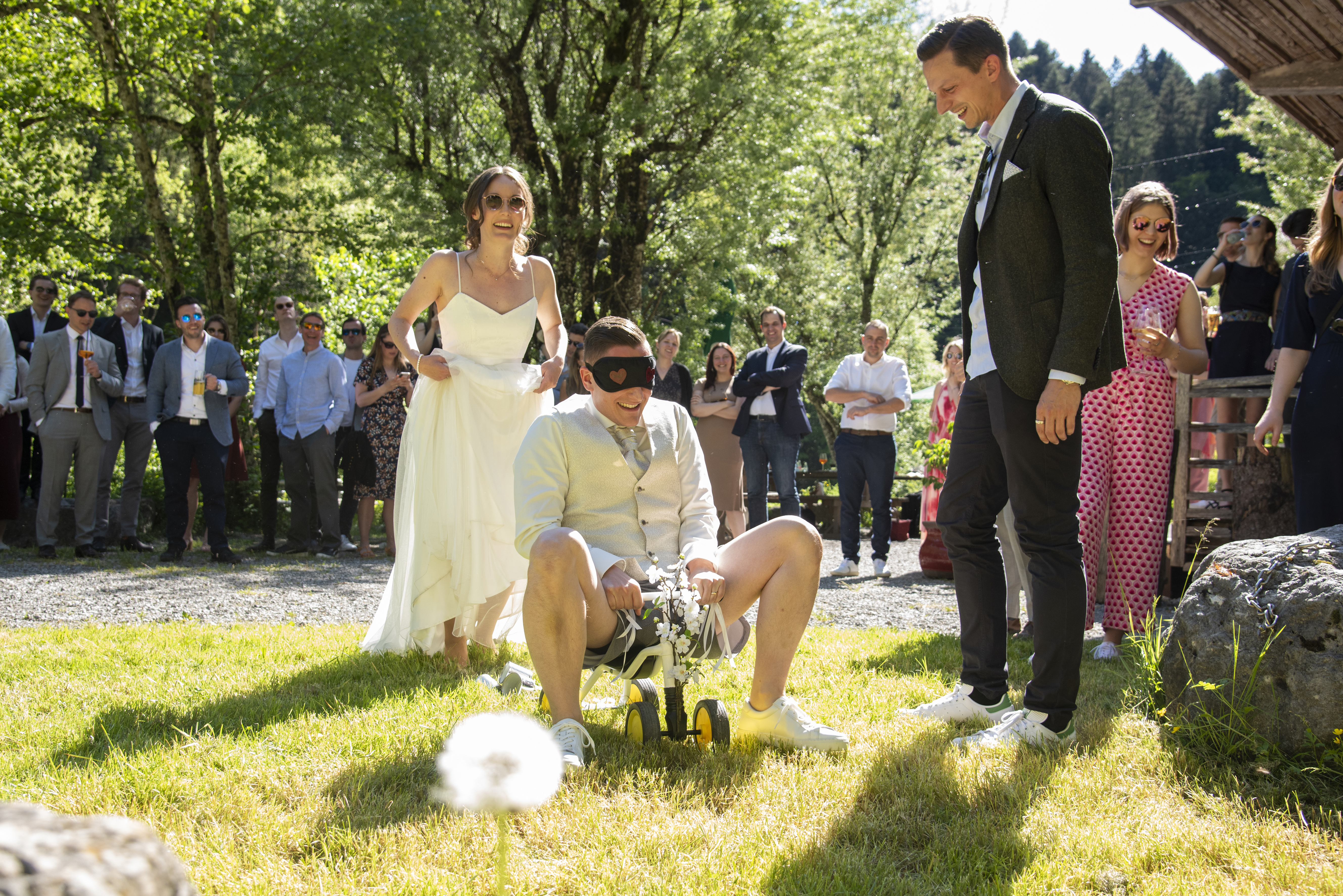 Hochzeit: 'H' an der Ach