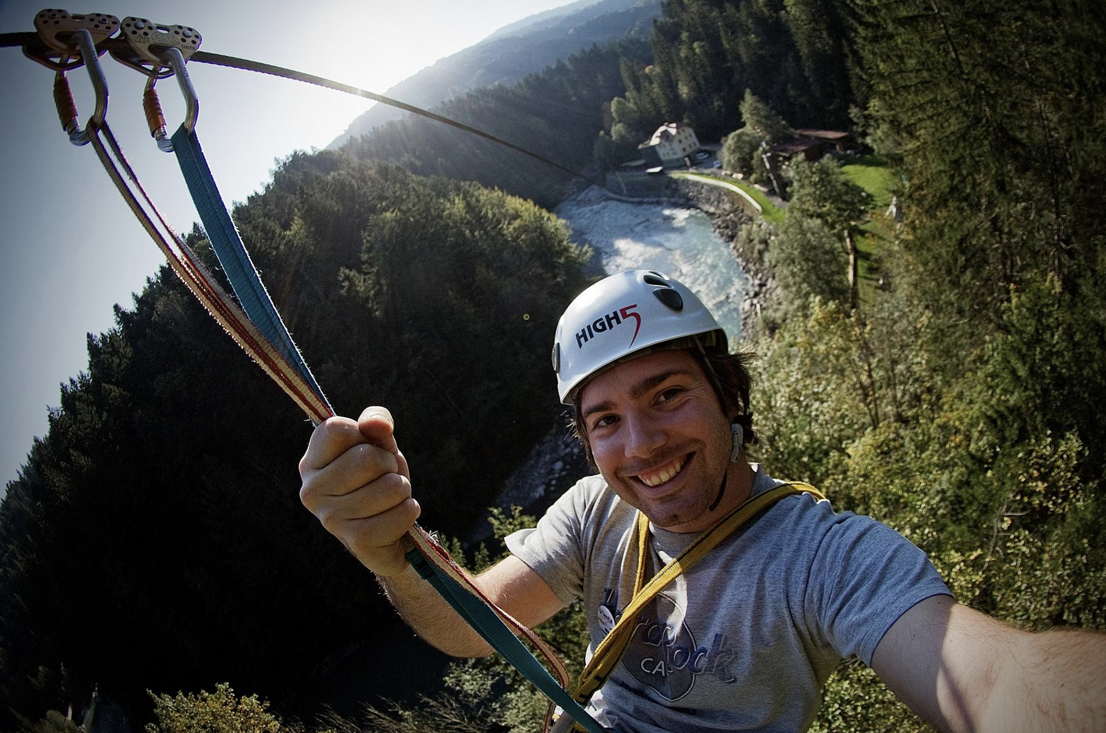 Hochzeit: 'H' an der Ach