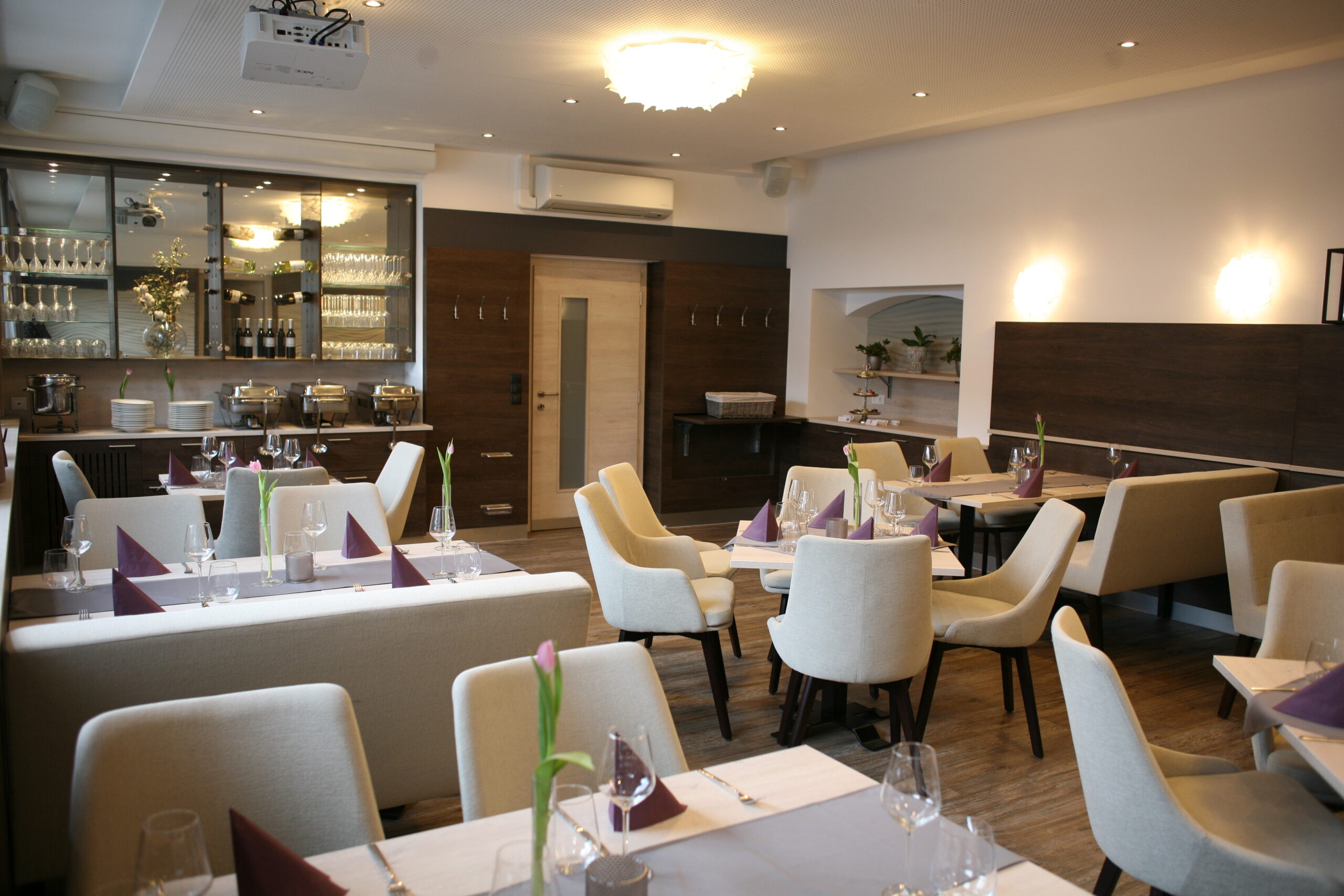 Hochzeit - Wickeltisch - Maria Enzersdorf - Die Hochzeitslocation Wia z'haus der Familie Kraus. - Wia z'haus