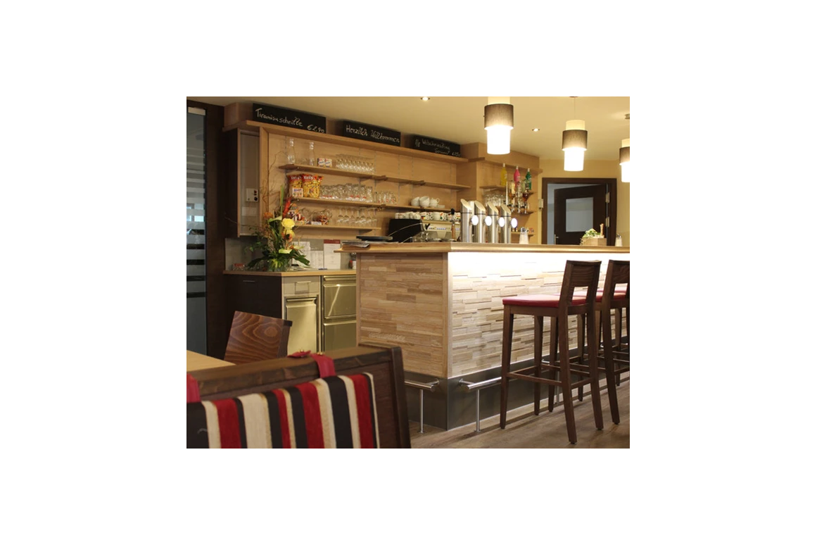 Hochzeitslocation: Die Bar vom Wia z'haus. - Wia z'haus
