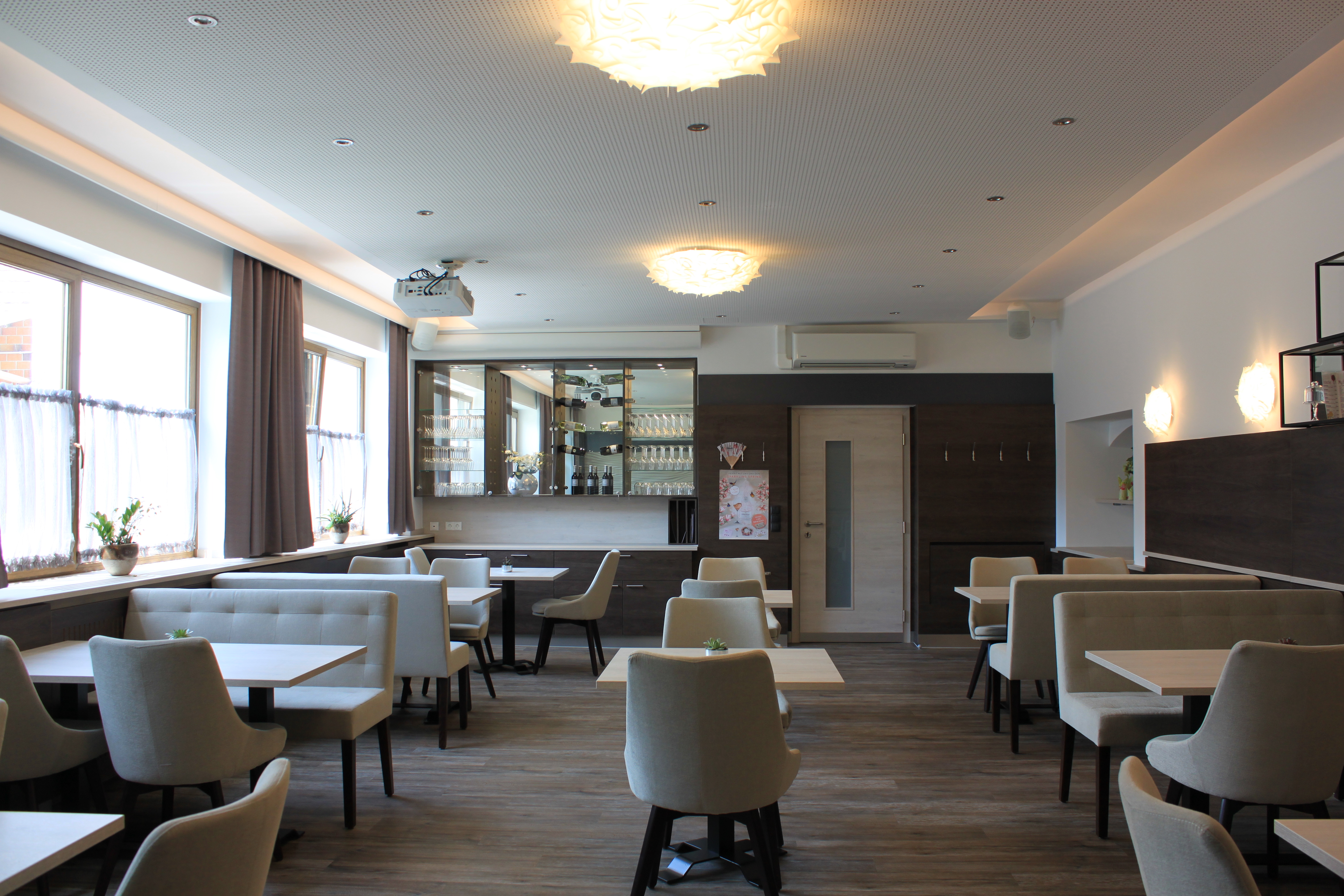 Wia z'haus Informatie over de balzalen Saal Chic