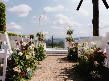Hochzeit: Trauungsplatz bei der alten Klapotetz mit südsteirischer Traumaussicht  - Der FeineSteirer