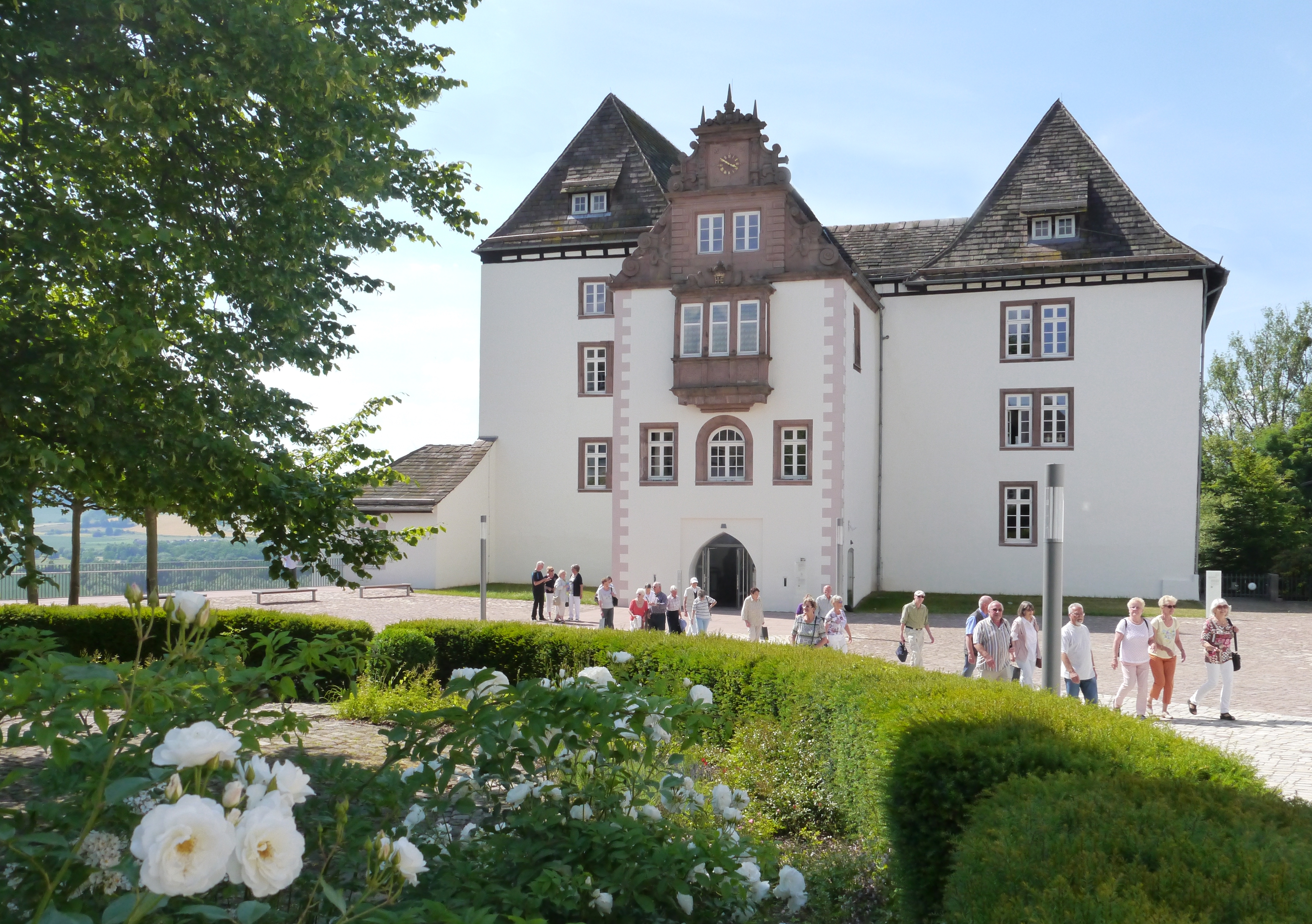 Hochzeitslocation: Das Schlossensemble Fürstenberg mit dem MUSEUM SCHLOSS FÜRSTENBERG, dem Manufaktur Werksverkauf und dem Bistro CARL lädt zur Hochzeit... - MUSEUM SCHLOSS FÜRSTENBERG