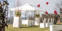 Hochzeit - Garten - Burgenland - Trauung unter Pavillon - Das Eisenberg