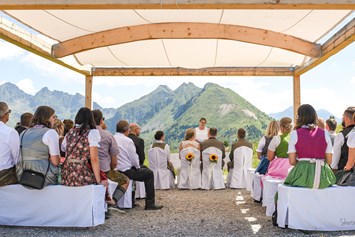 Hochzeit: mit Blick auf die Schladminger Tauern in die gemeinsame Zukunft starten - Schafalm Planai