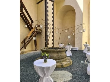 Hochzeitslocation: schwarzer Hof - Burghotel Schlaining