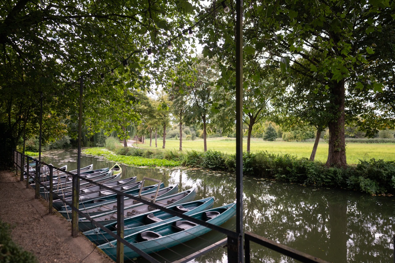 Hochzeitslocation: Romantische Hochzeit am Fluss – Ricordo, die besondere Location in Lüdinghausen. Foto-Credits: https://yourweddingwillbeamazing.de/ - Weinhaus RICORDO