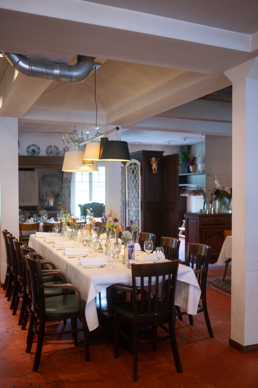 Hochzeitslocation: Innenraum für Hochzeitsfeiern im Ricordo – elegante Location in Lüdinghausen. 
Foto-Credits: https://yourweddingwillbeamazing.de/ - Weinhaus RICORDO