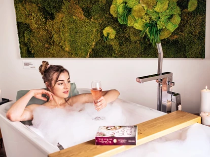 Matrimonio - Großwilfersdorf - Chalet mit Badewanne für Hochzeiten in der Steiermark - Weingarten-Resort Unterlamm Loipersdorf