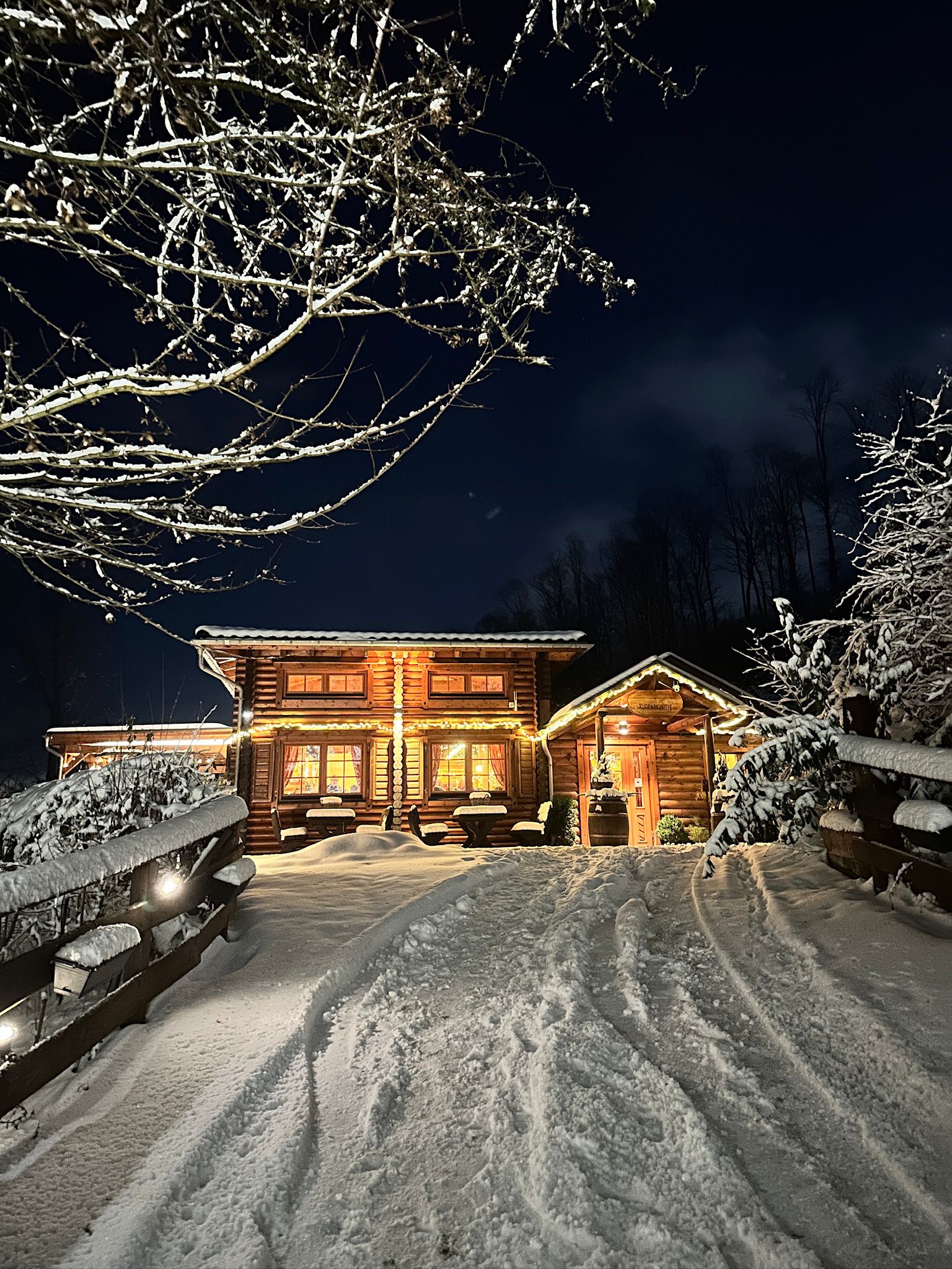 Hochzeit: Auch im Winter ist die Hütte einfach nur "zauberhaft" - Brilons Kurparkhütte