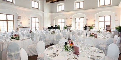 Hochzeit - Art der Location: Schloss - Enns - Feiern im eindrucksvollen Rittersaal - Schloss Steyregg