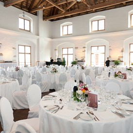Hochzeit: Feiern im eindrucksvollen Rittersaal - Schloss Steyregg