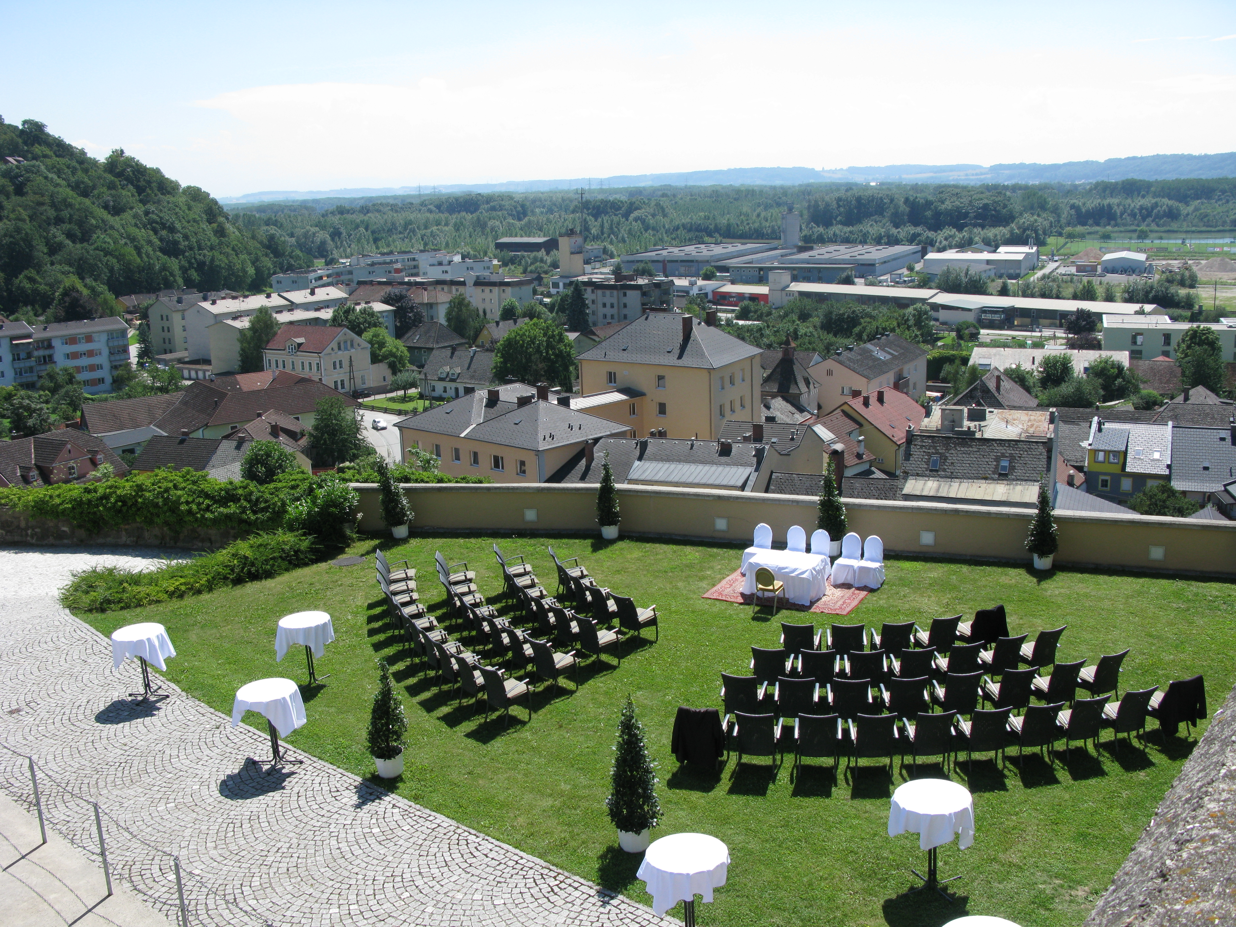 Schloss Steyregg Angaben zu den Festsälen Akardengarten