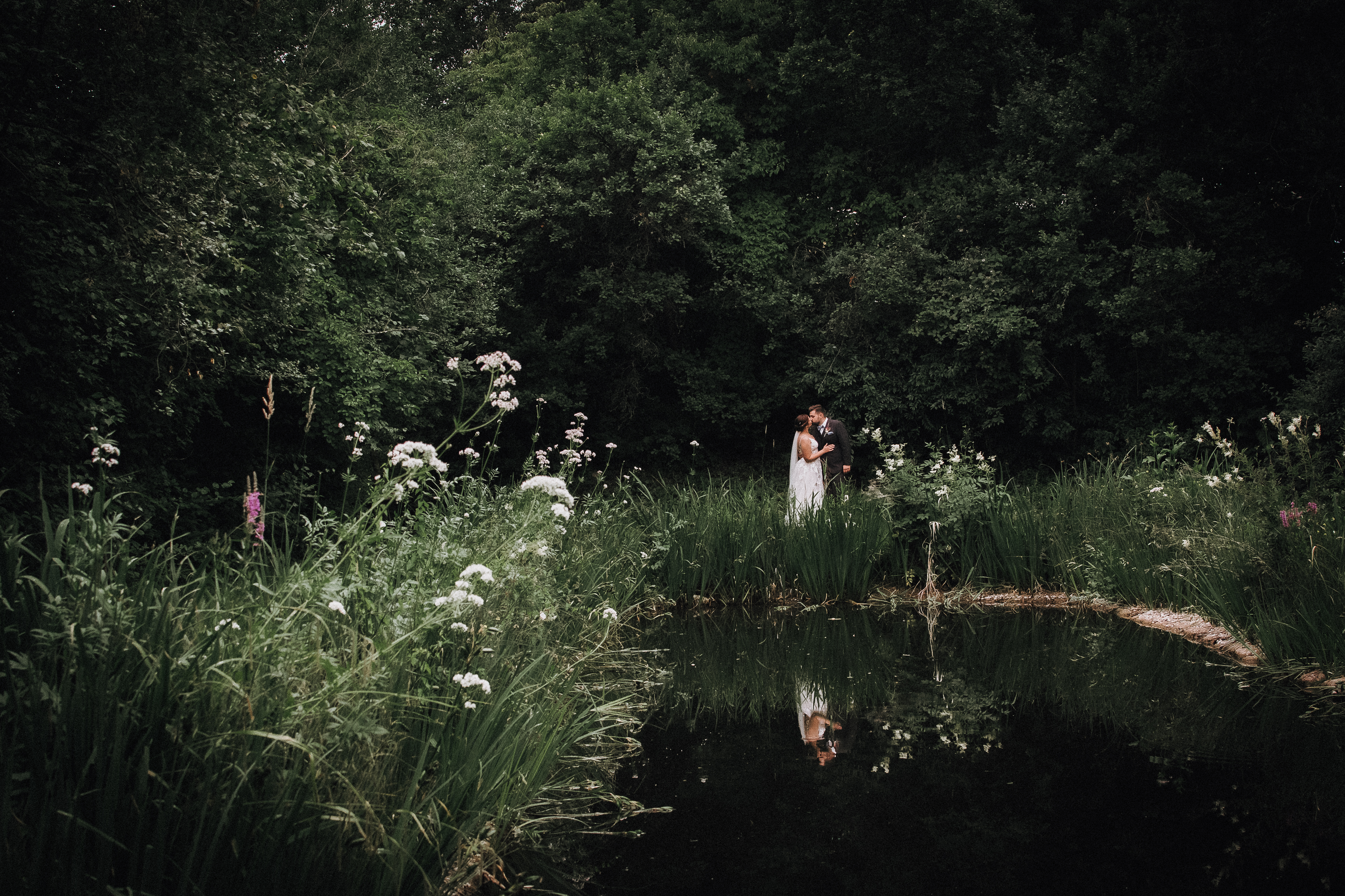 Hochzeitslocation: Fotoshooting am See - Feierwerk Hofgut Langenborn