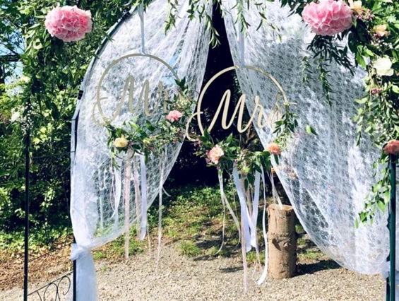 Hochzeit: Traubogen im Freien - Der Schönaicher Fürst