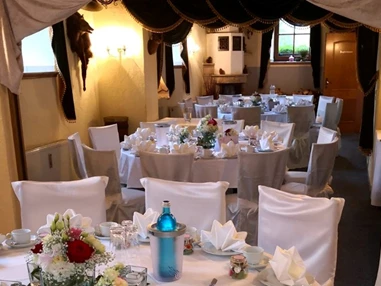 Hochzeitslocation: Elegant-Hotel "Zur Burg"