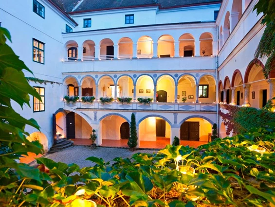 Hochzeit: Arkadenhof im Schloss Ernegg (Niederösterreich)   - Schloss Ernegg