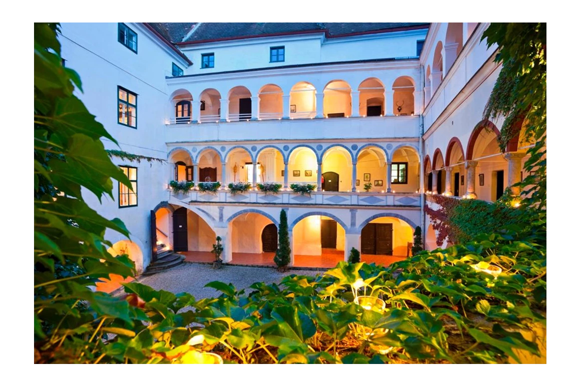 Hochzeit: Arkadenhof im Schloss Ernegg (Niederösterreich)   - Schloss Ernegg