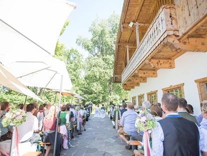 Hochzeit - Puch bei Hallein - Eheschließung im Freien im Laimer Urschlag in Strobl. - Laimer-Urschlag