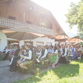 Hochzeit: Eheschließung im Freien im Laimer Urschlag in Strobl. - Laimer-Urschlag
