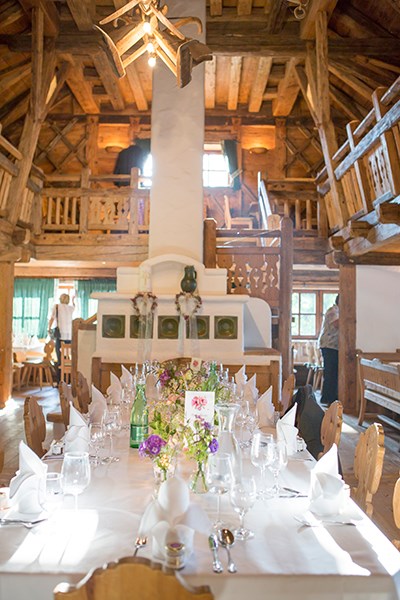 Hochzeit: Heiraten im Laimer Urschlag - der größten Bauernstube in den Alpen.
Foto © sandragehmair.com - Laimer-Urschlag