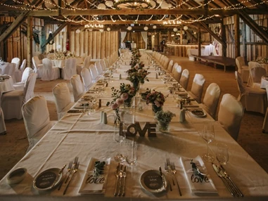 Hochzeit: Eventscheune Wallenburg