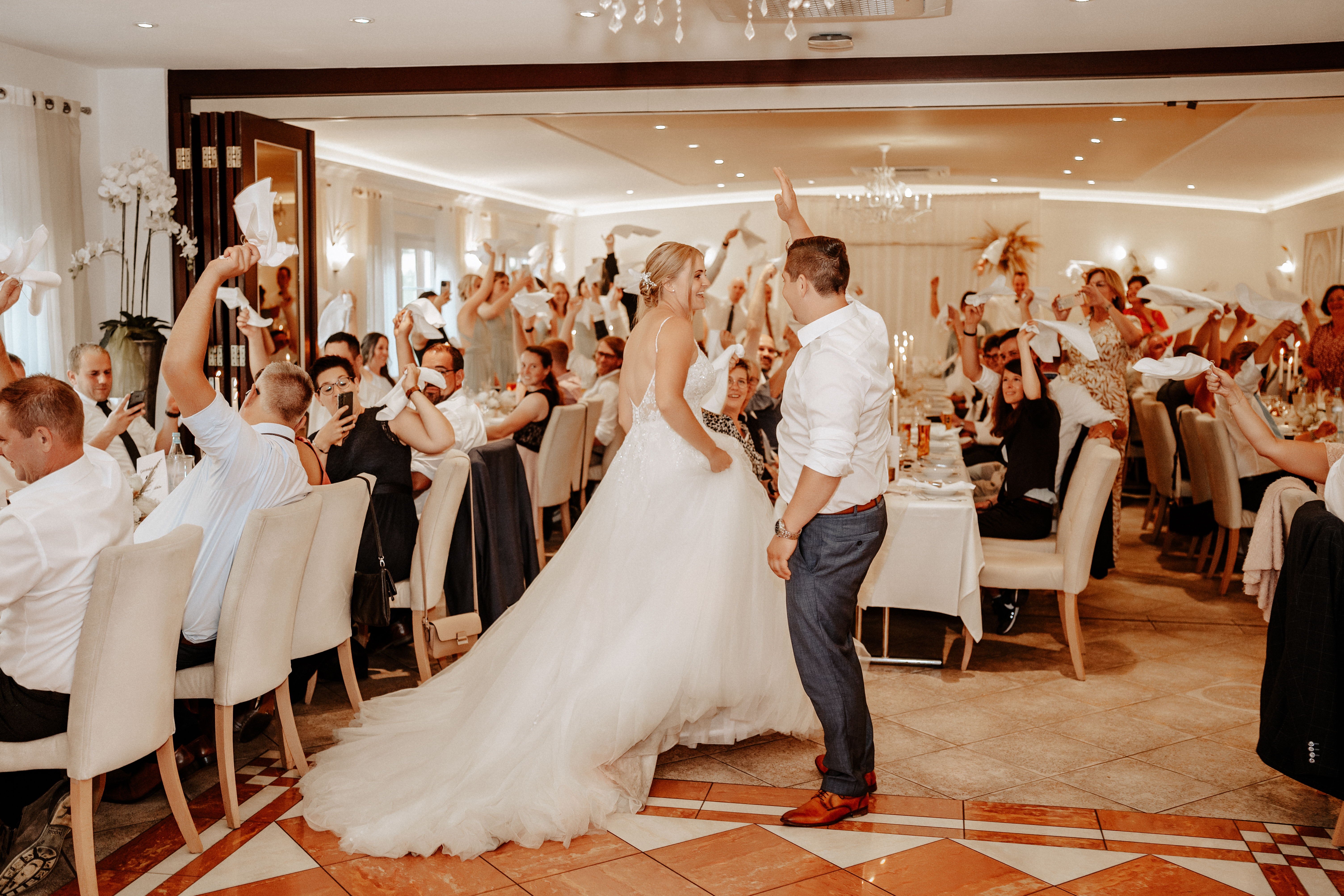 Hochzeitslocation: Einmarsch Hochzeit Hotel Hammermühle - Hotel Hammermühle - Hochzeit am See