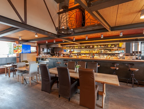 Hochzeitslocation: Das Scherzhaus Bistro kann für eine geschlossene Gesellschaft dazu gemietet werden. - Das Scherzhaus