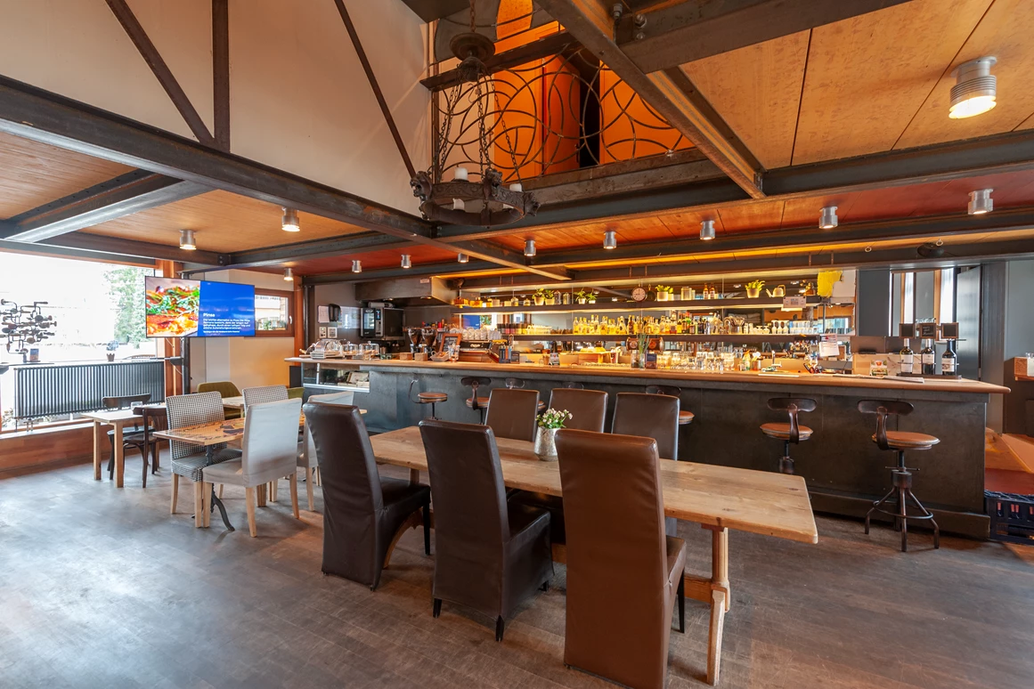 Hochzeitslocation: Das Scherzhaus Bistro kann für eine geschlossene Gesellschaft dazu gemietet werden. - Das Scherzhaus