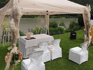 Hochzeitslocation: Hotel Wesenufer