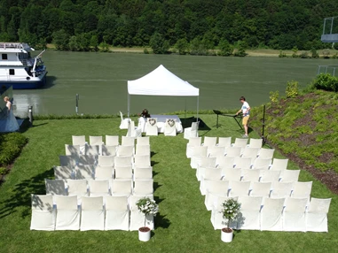 Hochzeitslocation: Heiraten an der Donau  - Hotel Wesenufer