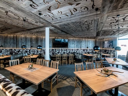 Bruiloft - barrierefreie Location - Die Kuhlimuh Stube im einzigartigen Design! - Bergrestaurant Glockneralm