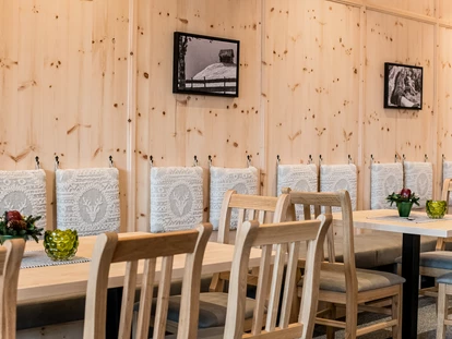 Bruiloft - barrierefreie Location - Zirbenstube - Bergrestaurant Glockneralm