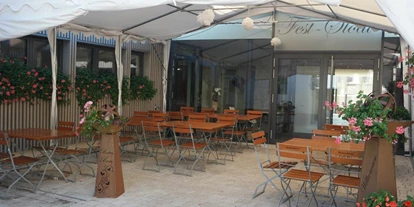 Hochzeit - Parkplatz: kostenlos - Adelsdorf - Krämers Feststodl